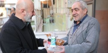 BAKAN OLAKBAYRAKDAR: BYKLERMZN HAYIR DUALARI, BZM EN DEERL GCMZ 