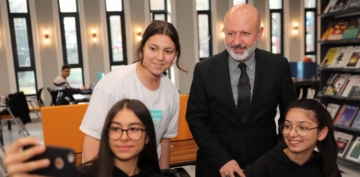 “DÜNYAYA AÇILAN KÜTÜPHANELERLE ZENGİNLEŞTİRİLMİŞ BİR ŞEHİR İNŞA EDİYORUZ”