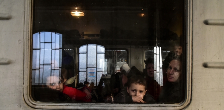 Rus saldrlar nedeniyle 9 milyondan fazla kii Ukrayna'y terk etti