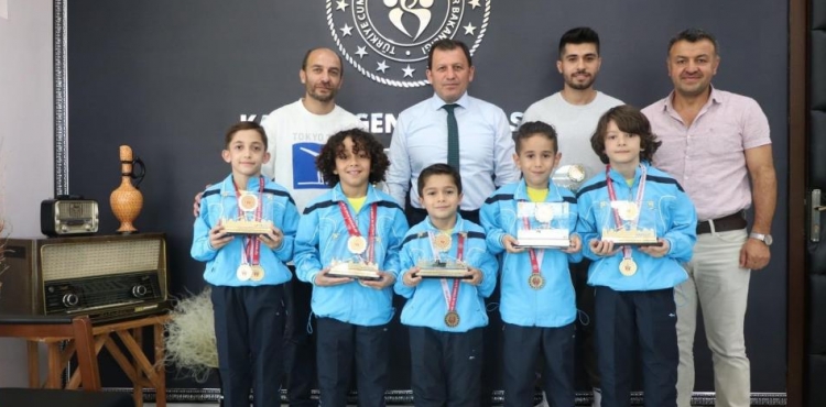 Ali İhsan Kabakcı Ana Ligin şampiyonlarını ağırladı