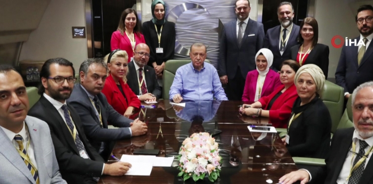 Cumhurbakan Erdoan gazetecilerin sorularn yantlad