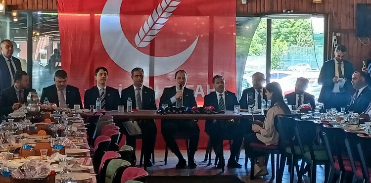 YRP Genel Bakan Erbakan: srail konusunda Trkiye Cumhuriyeti bamsz bir devlettir ve byle bir nokta da yetkililer knama ile yetinemez