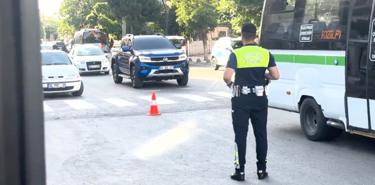 Bayram tatilinin sekizinci gnnde 706 trafik kazas yaand, 6 kii hayatn kaybetti