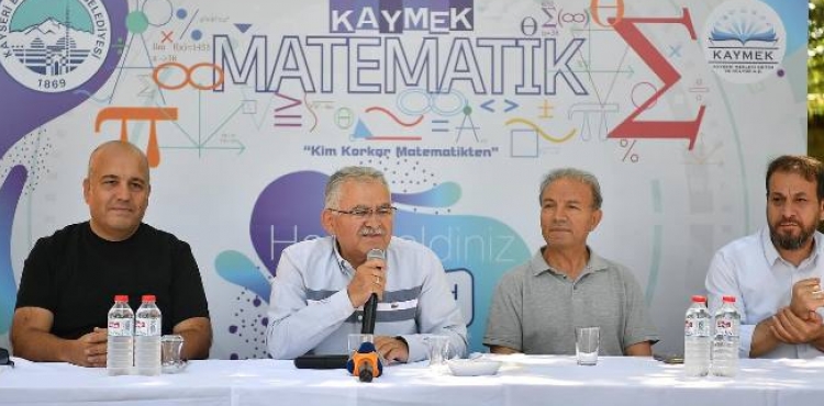 BAKAN BYKKILI, MATEMATK KAMPI TRENݒNE KATILDI, RENCLERE BELGELERN VERD