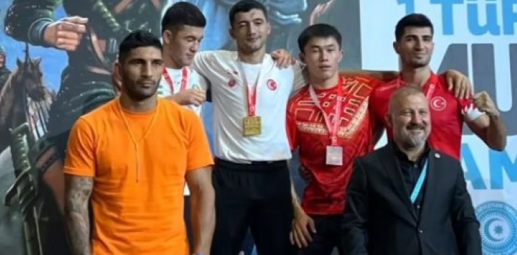 Kayserili 2 sporcu Trk Dnyas Muaythai ampiyonasndan madalyayla dnd 