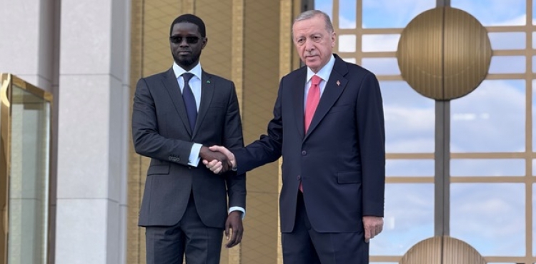 Cumhurbakan Erdoan, Senegal Cumhurbakan Faye'yi resmi trenle karlad