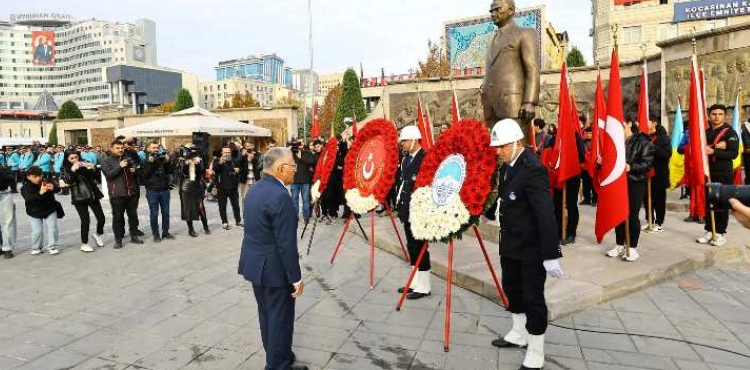 CUMHURYETN KURUCUSU GAZ MUSTAFA KEMAL ATATRK, TRENLE ANILDI