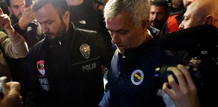 Fenerbahe kafilesi, Kayseride cokuyla karland