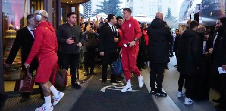 Galatasaray kafilesi Kayseride cokuyla karland