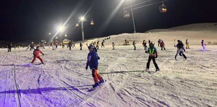 Erciyes'te yeni yl ncesi 'gece kaya'