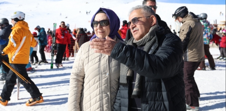 ERCYESTE KAYAK TUTKUNLARI LE BULUAN BYKKILI: 3 MLYONUN ZERNDE MSAFR BEKLYORUZ