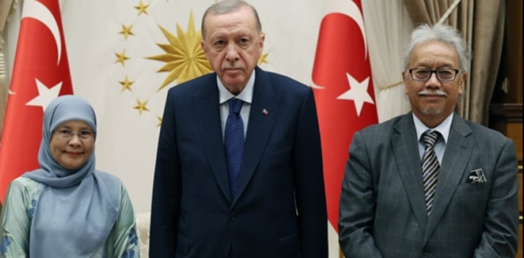 Cumhurbakan Erdoan, Malezyal yksek mahkeme bakanlarn kabul etti