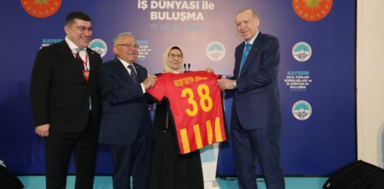 CUMHURBAKANI ERDOANDAN KAYSERSPOR LGS ERDOAN'DAN AIKALIN'A TEBRK 