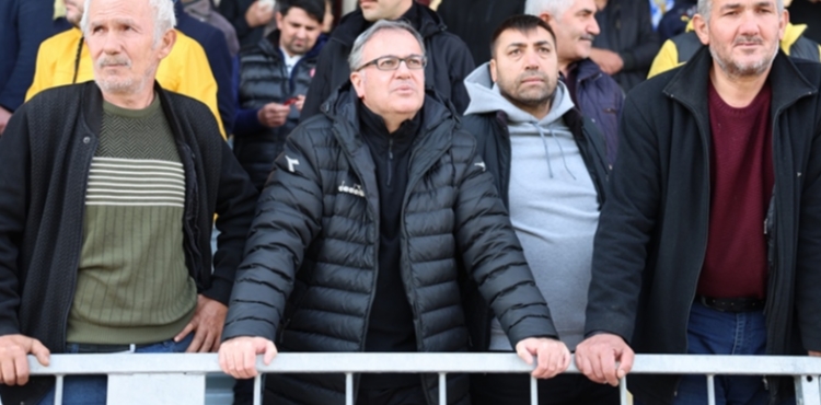 BAKAN ZDOAN, HACILAR ERCYESSPOR'U TEBRK ETT