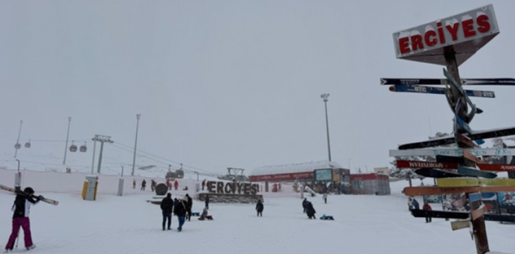 Erciyes'te kar kalnl 80 santime ulat