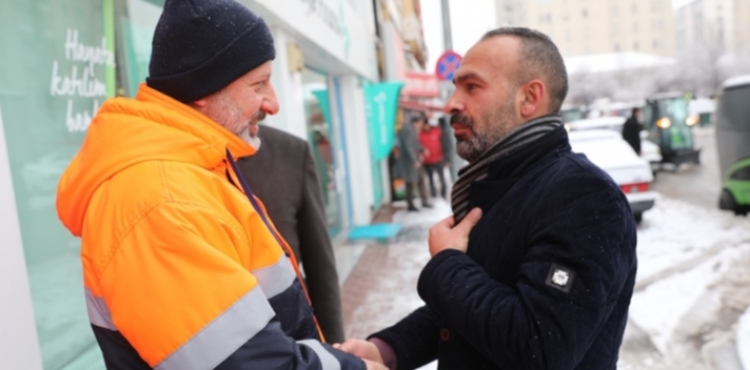 BAKAN OLAKBAYRAKDAR, YOUN KAR YAIINA KARI 3 VARDYALI 24 SAAT ALIIYORUZ