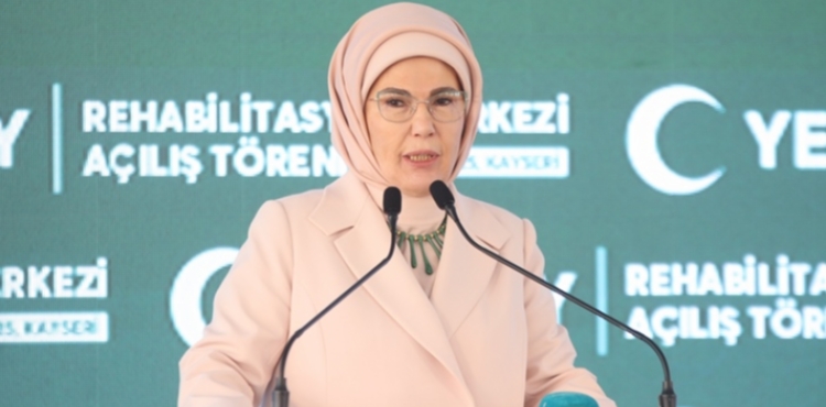 Emine Erdoan: ocuklarmz bu 'dijital dadlar'n elinden kurtaralm