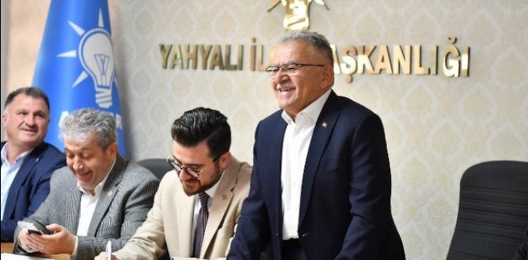 BAKAN BYKKILI VE AK PART KAYSER L TEKLATINDAN YAHYALIYA RAMAZAN IKARMASI