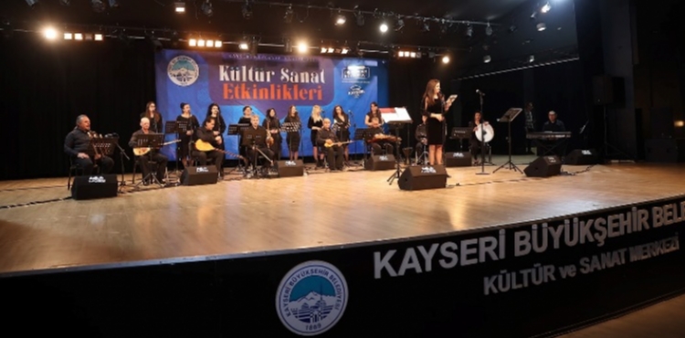 BYKEHRN KADINLAR GN KONSERݒNDE TRK HALK MZ LEN