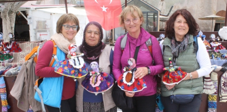 42 yldr satt bez bebekler iin 5 dil rendi