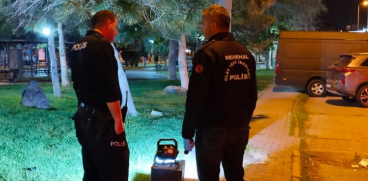Borç- alacak kavgasında birbirlerini bıçakladılar