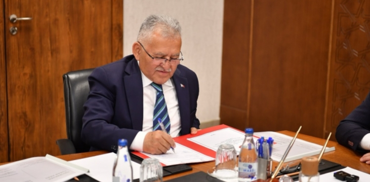 BAKAN BYKKILI: KAYSERݒMZ HAYIRSEVERLERYLE ANILAN BR EHR