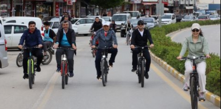 Yahyalı’da 19 Mayıs Atatürk’ü Anma, Gençlik ve Spor Bayramı Kapsamında Bisiklet Turu Düzenlendi