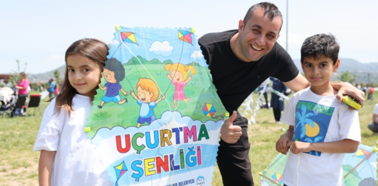 BÜYÜKŞEHİR, BAHARIN RENKLERİNİ UÇURTMALARLA GÖKYÜZÜNE YANSITTI