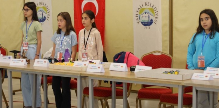 Yahyalı’da Robotik Kodlama ve Teknoloji Zirvesi Gerçekleştirildi
