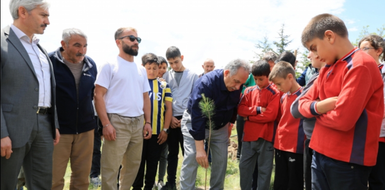 TALASLI ÇOCUKLAR SÜLEYMANLI'DA GELECEĞE UMUT FİDANI DİKTİ