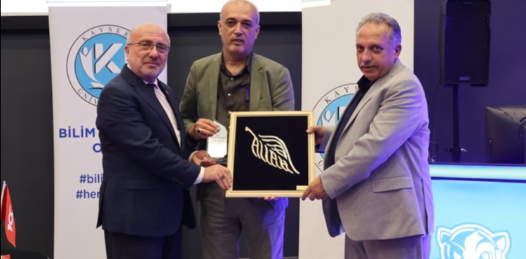 KAYÜ’de “Yapay Zekâ ve ABC: Bilimde Yeni Krallık ve Kraliçesi” Konulu Konferans Düzenlendi
