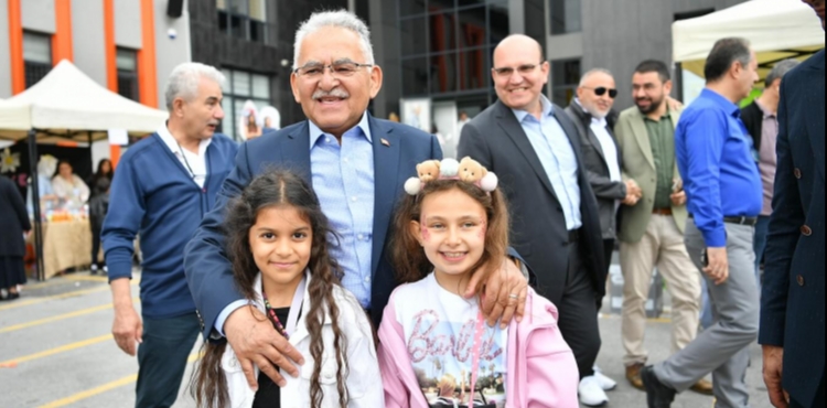 HAYIRSEVER BYKKILI ALESNN ETM MRASINDA BAHAR ENL VE KERMES