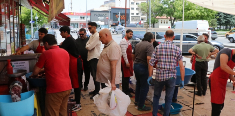 Kayseri'de bayramın 2'nci gününde kasaplarda yoğunluk