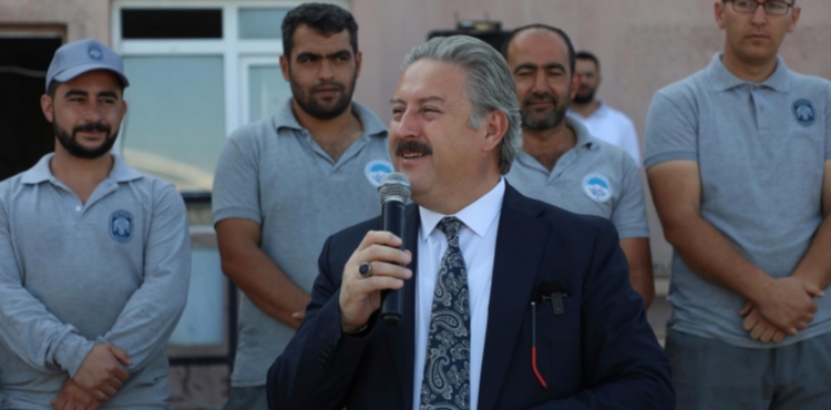 BAŞKAN PALANCIOĞLU, MESAİSİNE PERSONEL İLE BAYRAMLAŞARAK BAŞLADI