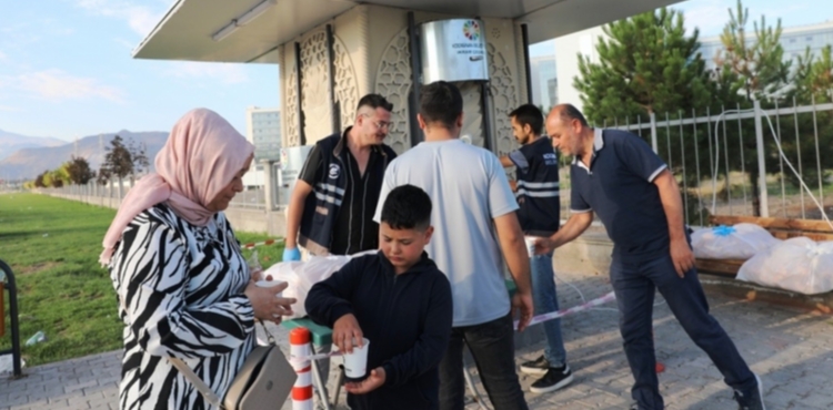 KOCASİNAN’IN İKRAM ÇEŞMESİ GÖNÜLLERE DOKUNUYOR