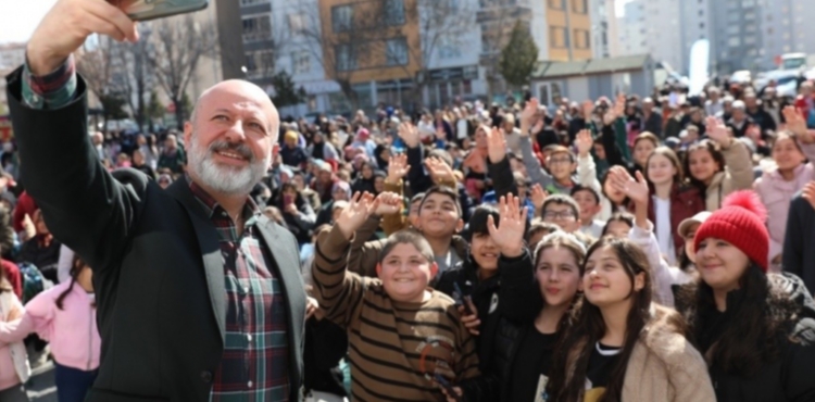 BAŞKAN ÇOLAKBAYRAKDAR, “EVLATLARIMIZIN GELECEĞİNE IŞIK TUTUYORUZ”