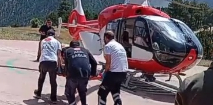 Kayseri'de traktör uçuruma yuvarlandı: 2'si ağır 8 yaralı