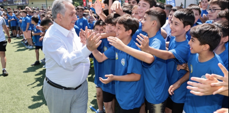 TALAS BELEDİYESPOR YAZ FUTBOL OKULU KAPILARINI AÇTI