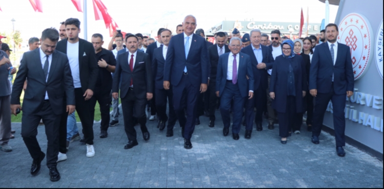 Bakan Ersoy, Yozgat'ta belediye başkanları ile toplantı yaptı