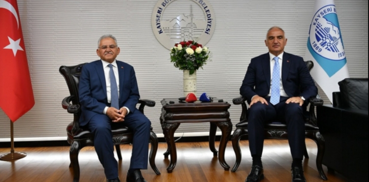 BAKAN ERSOY’DAN BAŞKAN BÜYÜKKILIÇ’A VE KAYSERİ’YE ÖVGÜLER: “TURİZM ŞEHRİ”