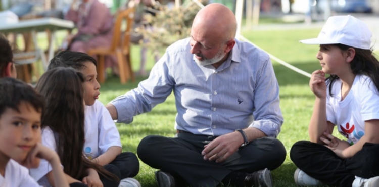 KOCASİNAN’IN GÖZ ALICI PARKLARI ŞEHRE RENK KATIYOR