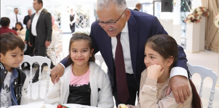 BAŞKAN BÜYÜKKILIÇ, YETİM VE ÖZEL ÇOCUKLARLA KAHVALTIDA BULUŞTU