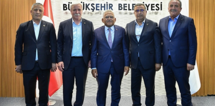 BAŞKAN BÜYÜKKILIÇ’TAN 5 İLÇE BELEDİYE BAŞKANI İLE “YATIRIM” ZİRVESİ