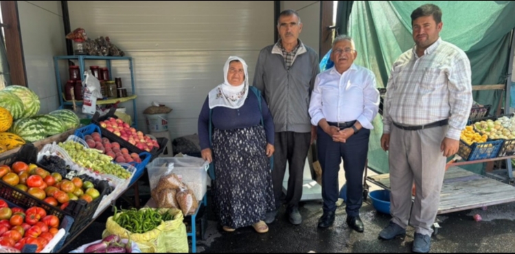 ÇİFTÇİNİN YÜZÜ BAŞKAN BÜYÜKKILIÇ İLE GÜLÜYOR