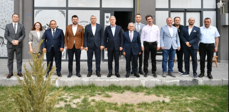 AKAR VE BÜYÜKKILIÇ’TAN KAYSERİ KAFKAS DERNEĞİ’NE ZİYARET