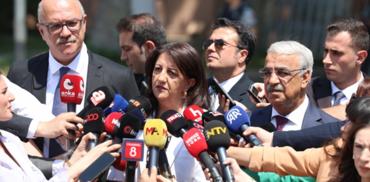 DEM Parti heyeti Bakan Tunç'u ziyaret etti