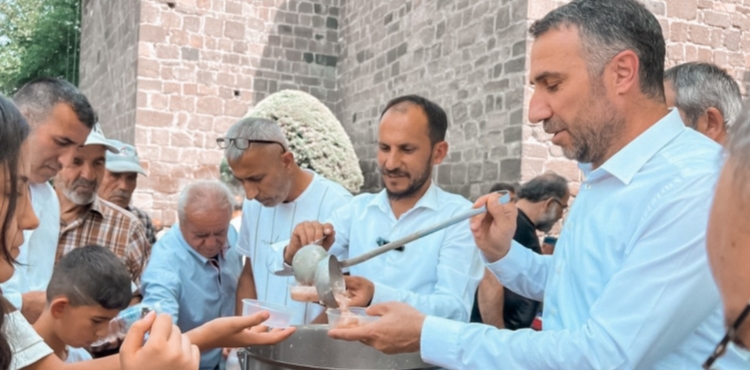 Saadet Partisi Kocasinan'dan 24. Yıl Dönümü Aşure İkram