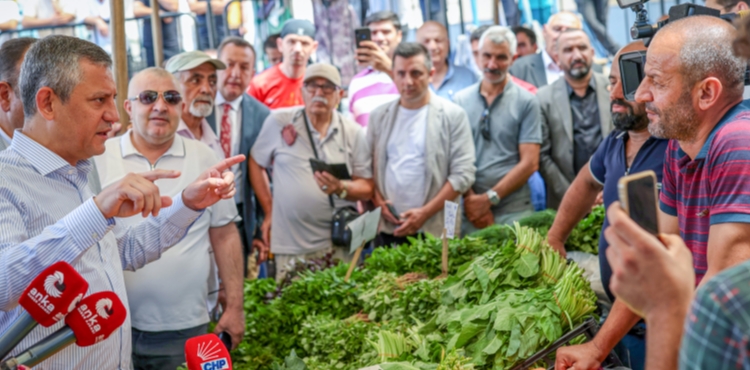 zgr zel, Ankara'da pazar esnafyla bir araya geldi