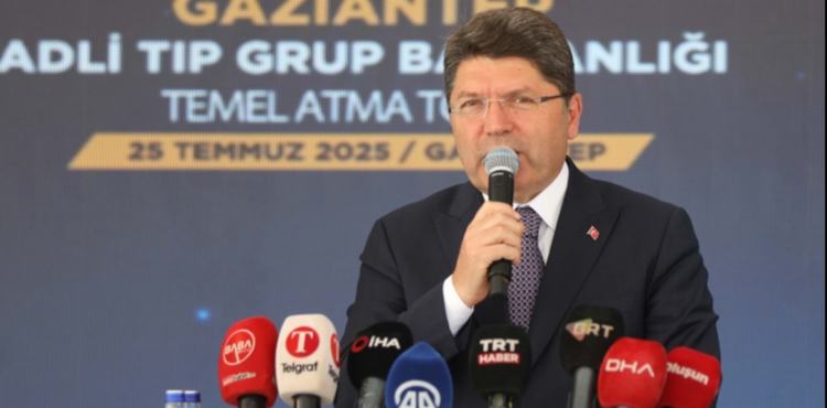 Bakan Tun: Darbeciler tarafndan yazlm olmas bile anayasann deitirilmesi iin geerli sebep