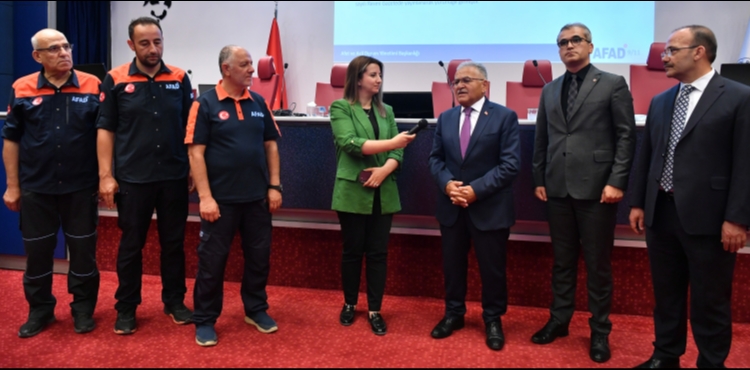 BYKEHRDEK AFAD ETMNE KATILAN BAKAN BYKKILIǒTAN ETM VURGUSU